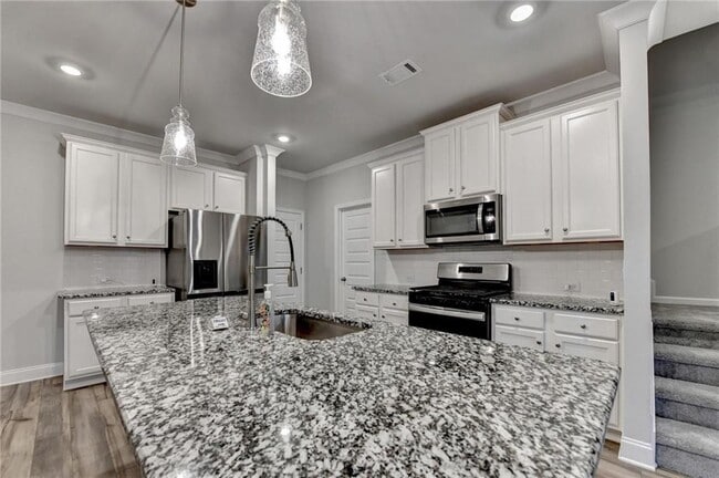 Building Photo - 3230 Westgate Park Dr