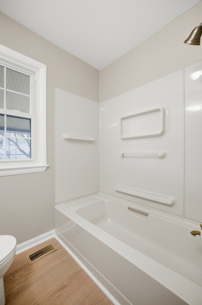 Building Photo - 1210 Pansy St