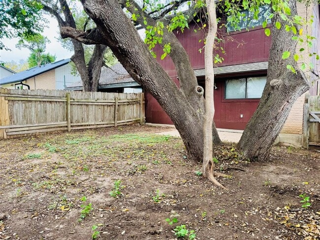 Building Photo - 907 Milford Way