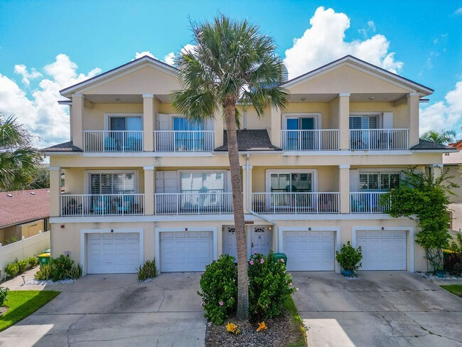 Building Photo - Feel the Ocean Breezes