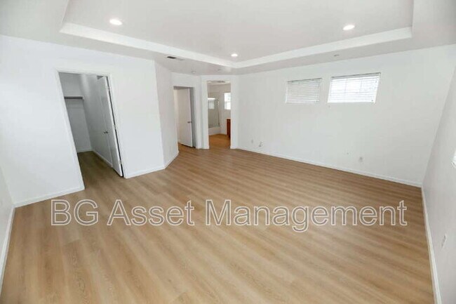 Building Photo - 128 Kingfisher St