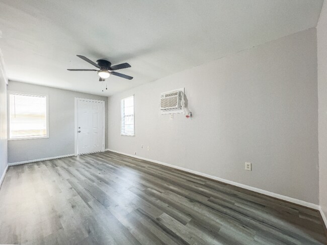 Building Photo - 1205 Milam St