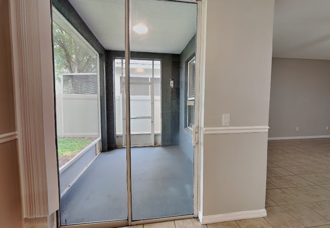 Building Photo - 9525 Southern Garden Cir