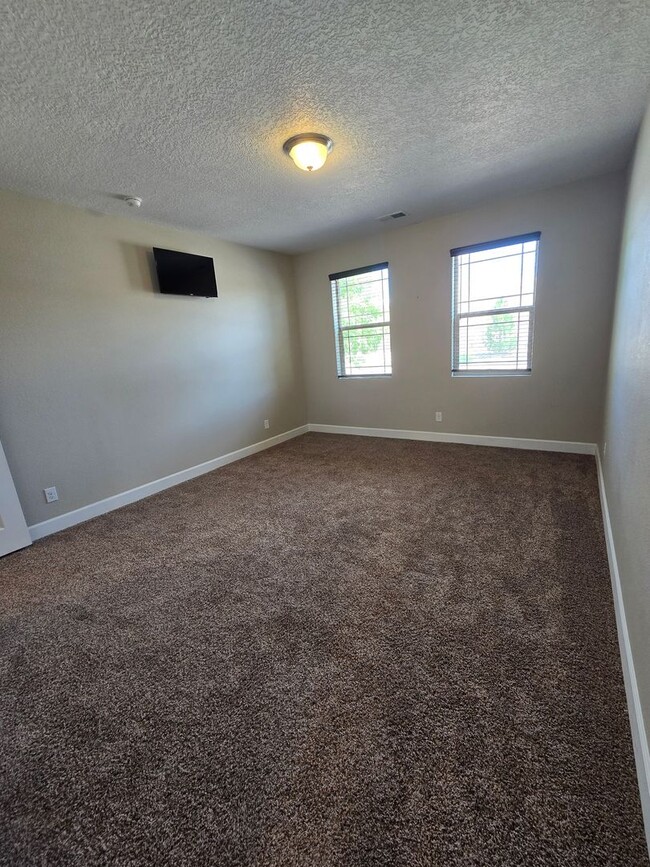 Building Photo - COMING SOON! Beautiful 4 bed, 3.5 bath in ...