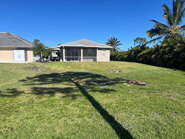 Building Photo - 12878 73rd Ct N