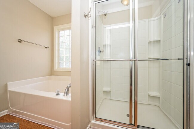 Building Photo - 129 Lantana Dr