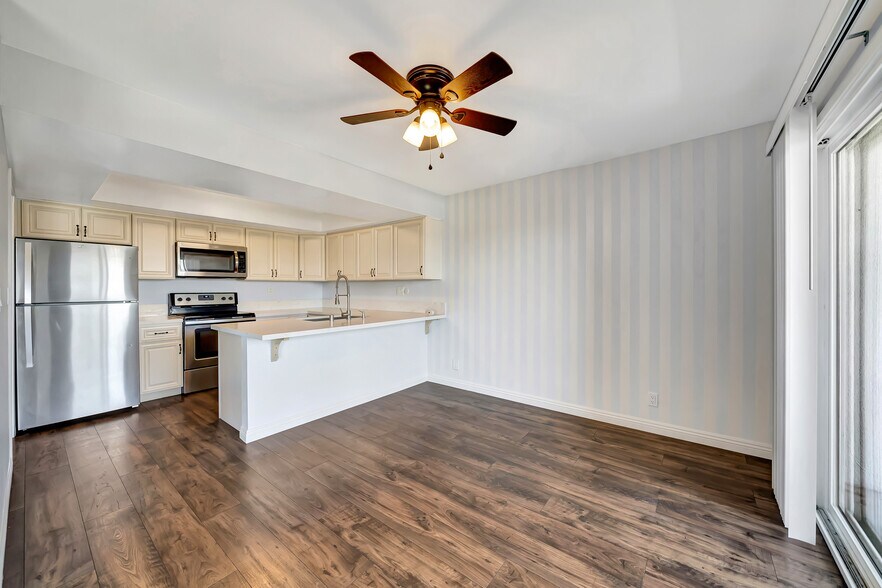 Building Photo - 3606 Vista Rey