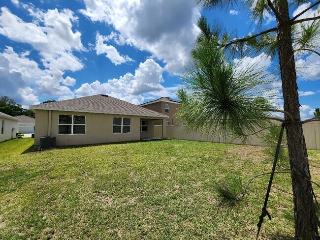 Building Photo - Gorgeous 2020 Construction, LIKE NEW!!! 3-...
