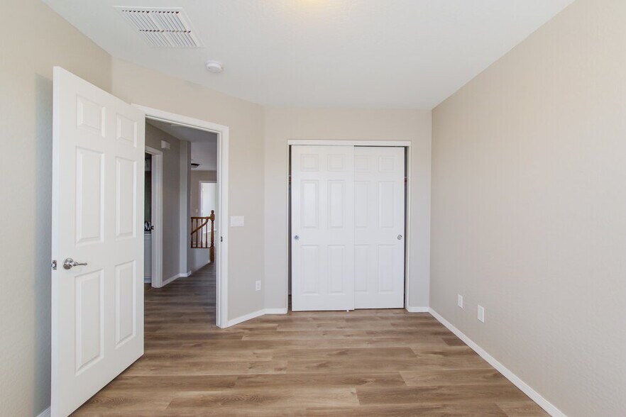 Building Photo - 2189 S 88th Ave