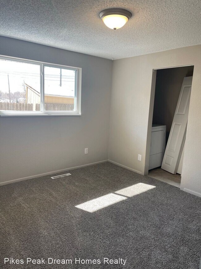 Building Photo - 2 br, 1 bath House - 7090 Alegre Circle #2