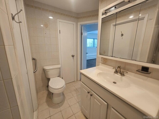 Building Photo - 804 Hampshire Rd