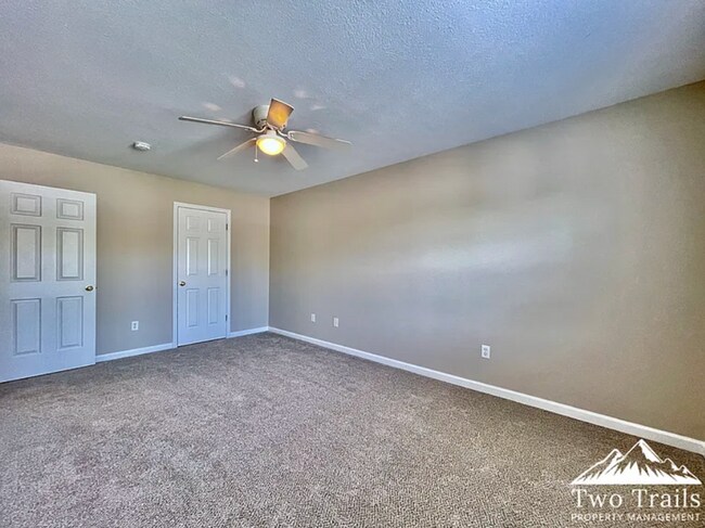 Building Photo - 3 BED/2.5 BATH TOWNHOME IN ARDEN