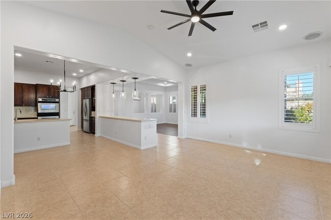 Building Photo - 11283 La Madre Ridge Dr