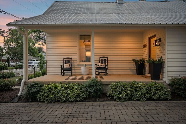 Building Photo - 1226 Adams St