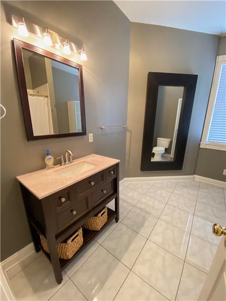 Building Photo - 503 Blair St