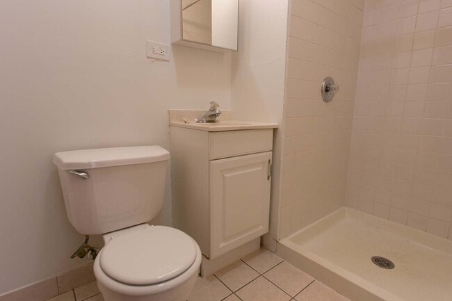 Floorplan - 5457-5459 S. Blackstone Avenue