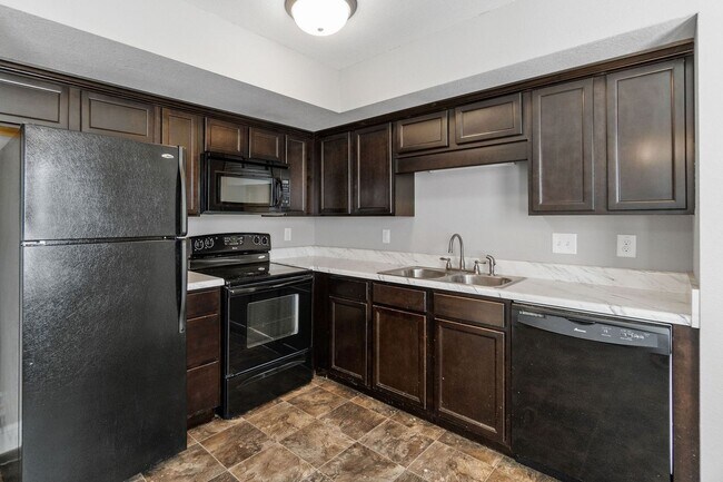 Building Photo - 1816 Beckett Dr