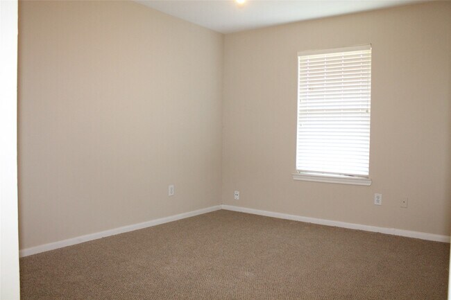 Building Photo - 3623 Chatwood Dr