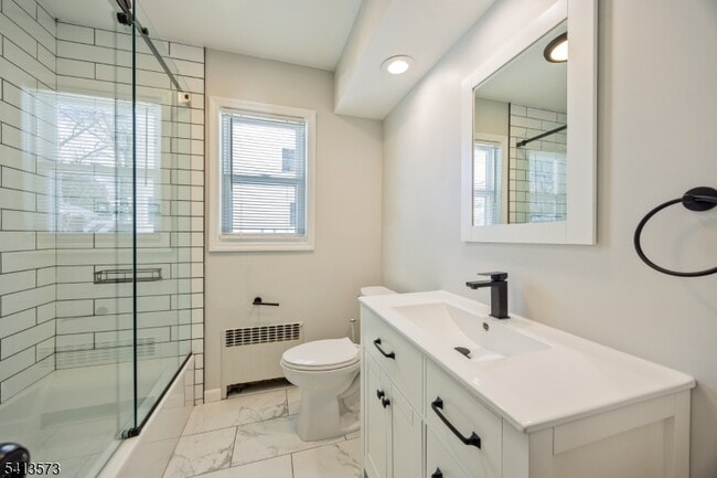 Building Photo - 252 Knickerbocker Rd