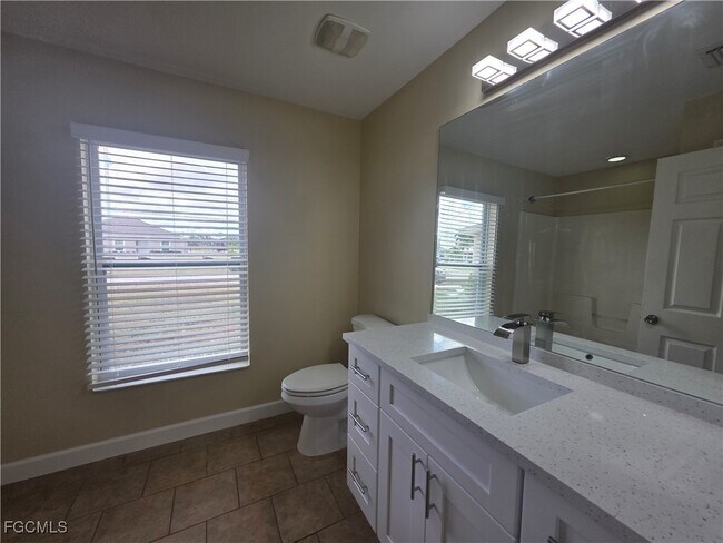 Building Photo - 4401 NE 21st Ct