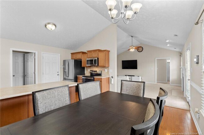 Building Photo - 255 Collinwood Dr