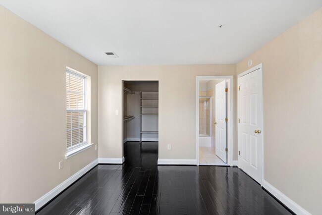 Building Photo - 1031 Gardenview Loop