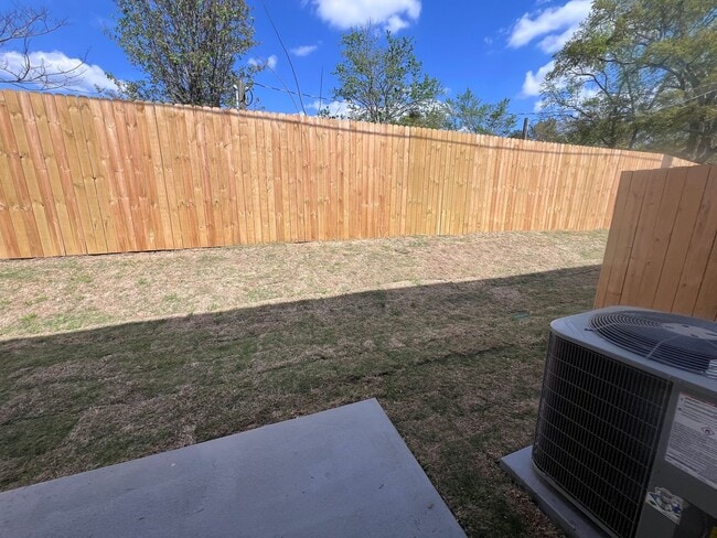 Building Photo - Brand New Townhome off Wire Rd, Close to Vet School and City Soccer Complex