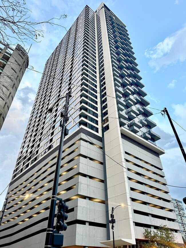 Building Photo - 235 W Van Buren St