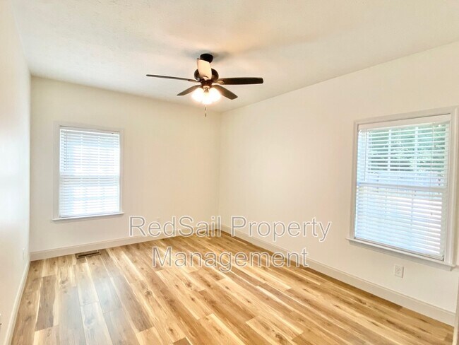 Building Photo - 5309 Rhoda Ln
