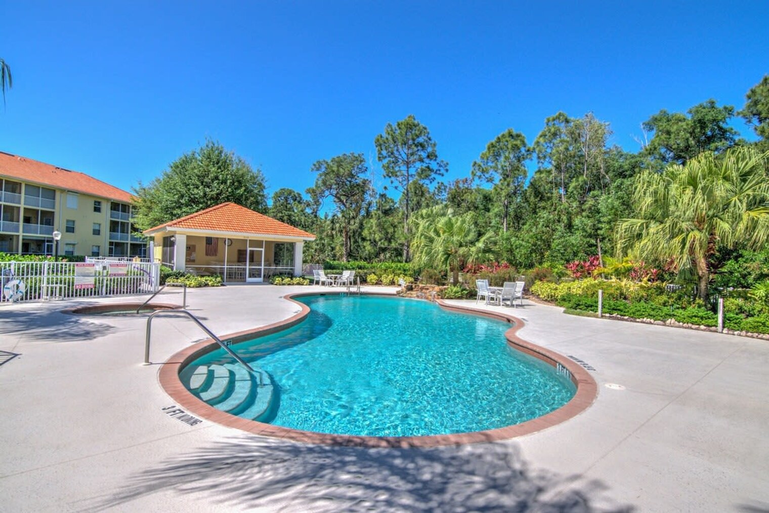 Building Photo - 9165 Celeste Dr