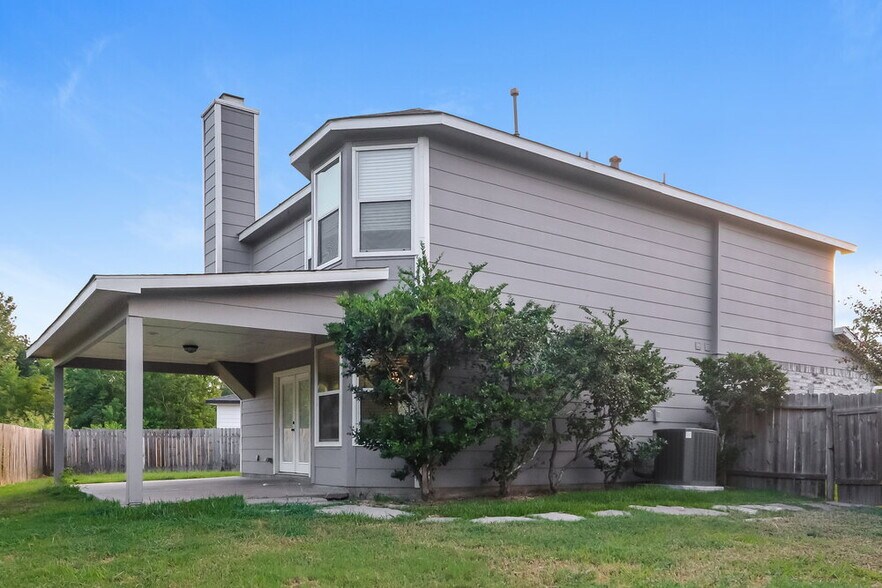 Building Photo - 18400 Sunrise Pines Dr