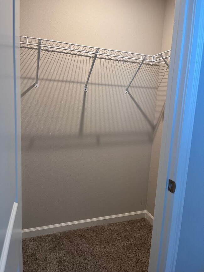Building Photo - Beautiful 3 bedroom, 2.5 bathroom, 1 car garage townhouse for rent in Lutz!