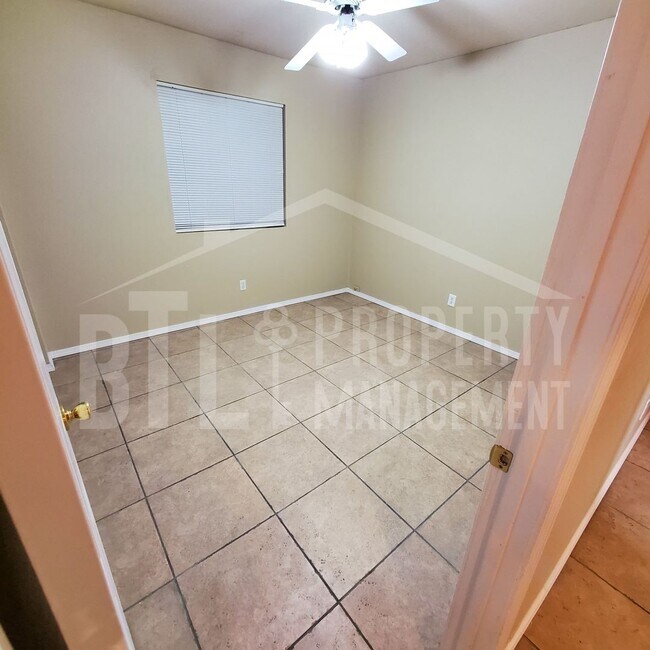 Building Photo - Three Bedroom Duplex