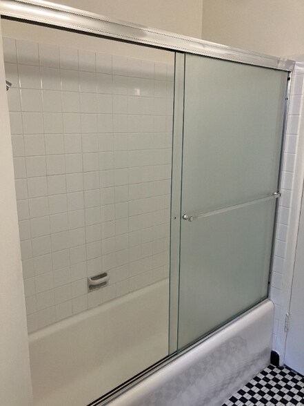 Building Photo - 2625 Ivy Dr