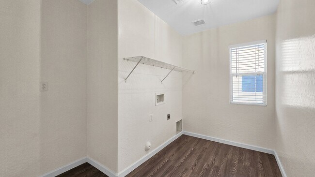 Building Photo - Newly remodeled interior! Excellent price!