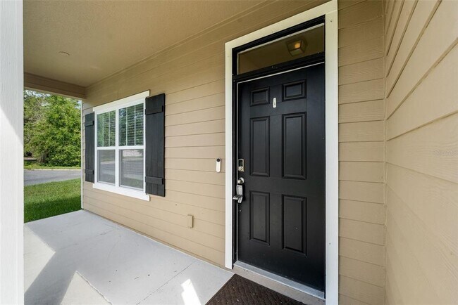 Building Photo - 8008 SW 62nd Ct