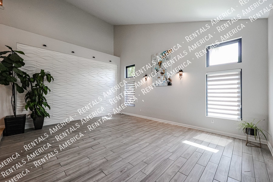 Building Photo - 1708 E Kaibab Dr