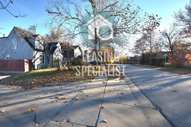 Building Photo - Central Norman 3 Bed 3 Bath PRELEASING FOR FALL 2026 SEMESTER