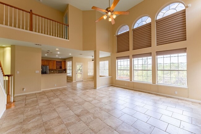 Building Photo - Spacious and stunning 4 bed 3.5 bath in Austin!!!