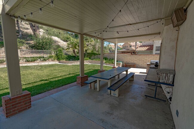 Building Photo - 24921 Chicory Ct