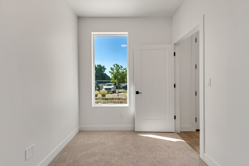 Building Photo - 5913 Wasatch Dr
