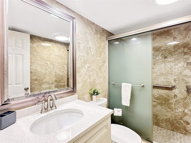 Building Photo - 3505 Oaks Way