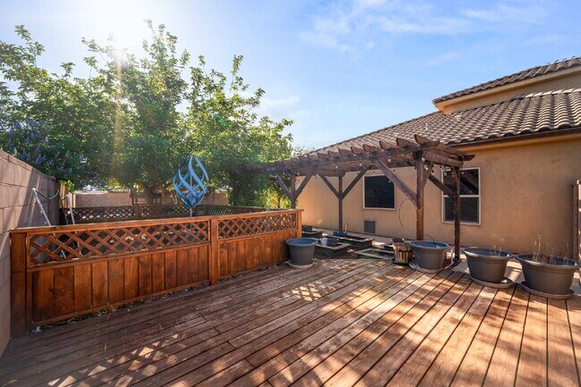 Building Photo - "Spacious 5-Bed Oasis with 3 Baths in Washington, UT – 3,171 Sq Ft of Comfort!"