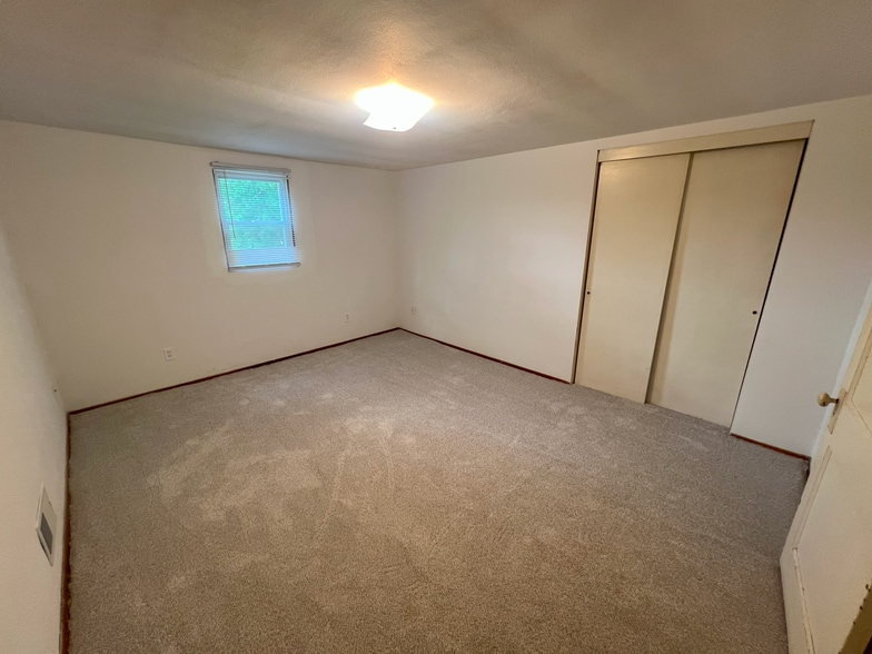 Building Photo - 1315 Rixon St