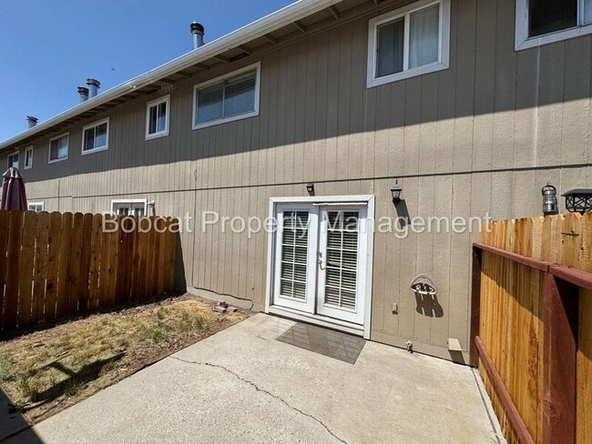 Building Photo - 1330 Ashby Ct