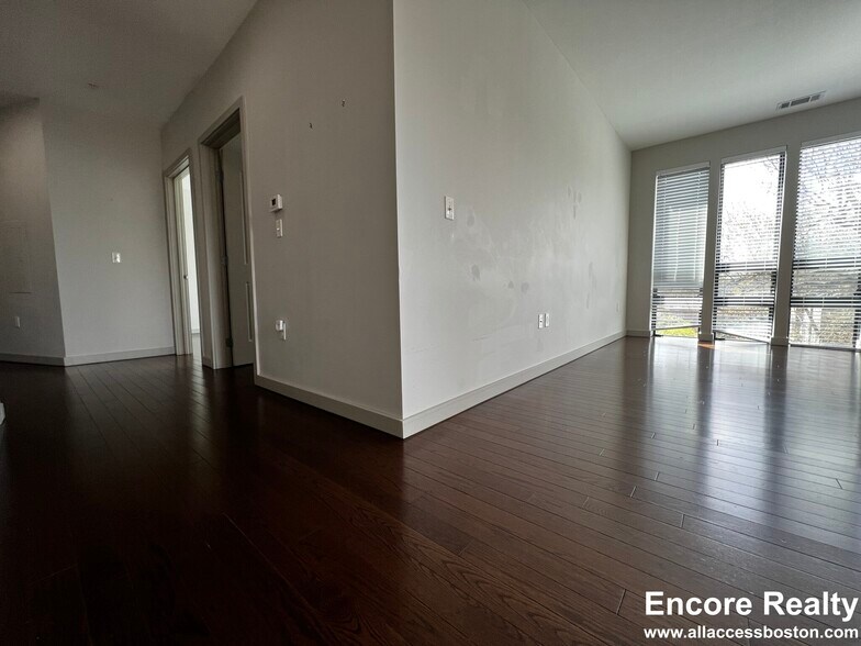 Building Photo - 20 Marion St