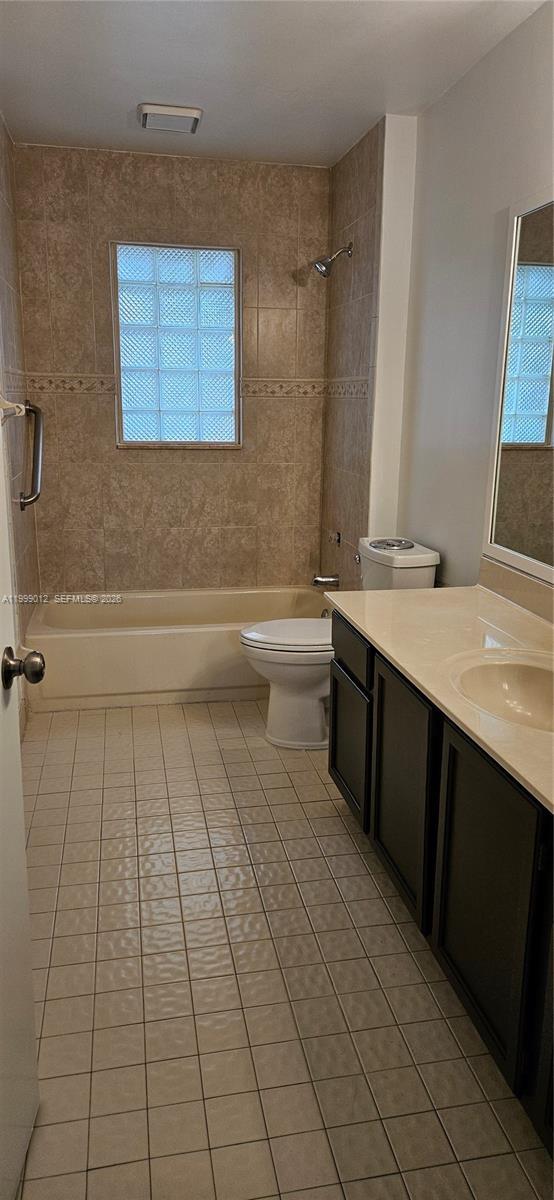 Building Photo - 4020 Sabal Lakes Rd