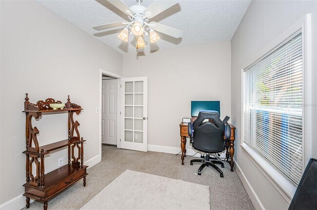 Building Photo - 833 1st St NE