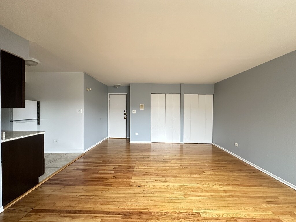 Building Photo - 1515 W Morse Ave