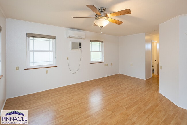 Building Photo - 3329 Woodlawn Dr
